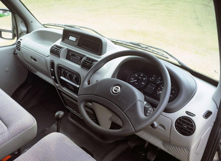  Nissan Interstar Van 2002 года  (UK) (фото 2 из 3)